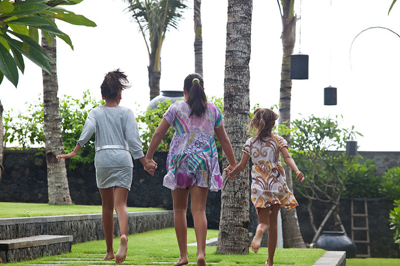 Oceanfront Luxury Escape – Bali Villa 1021