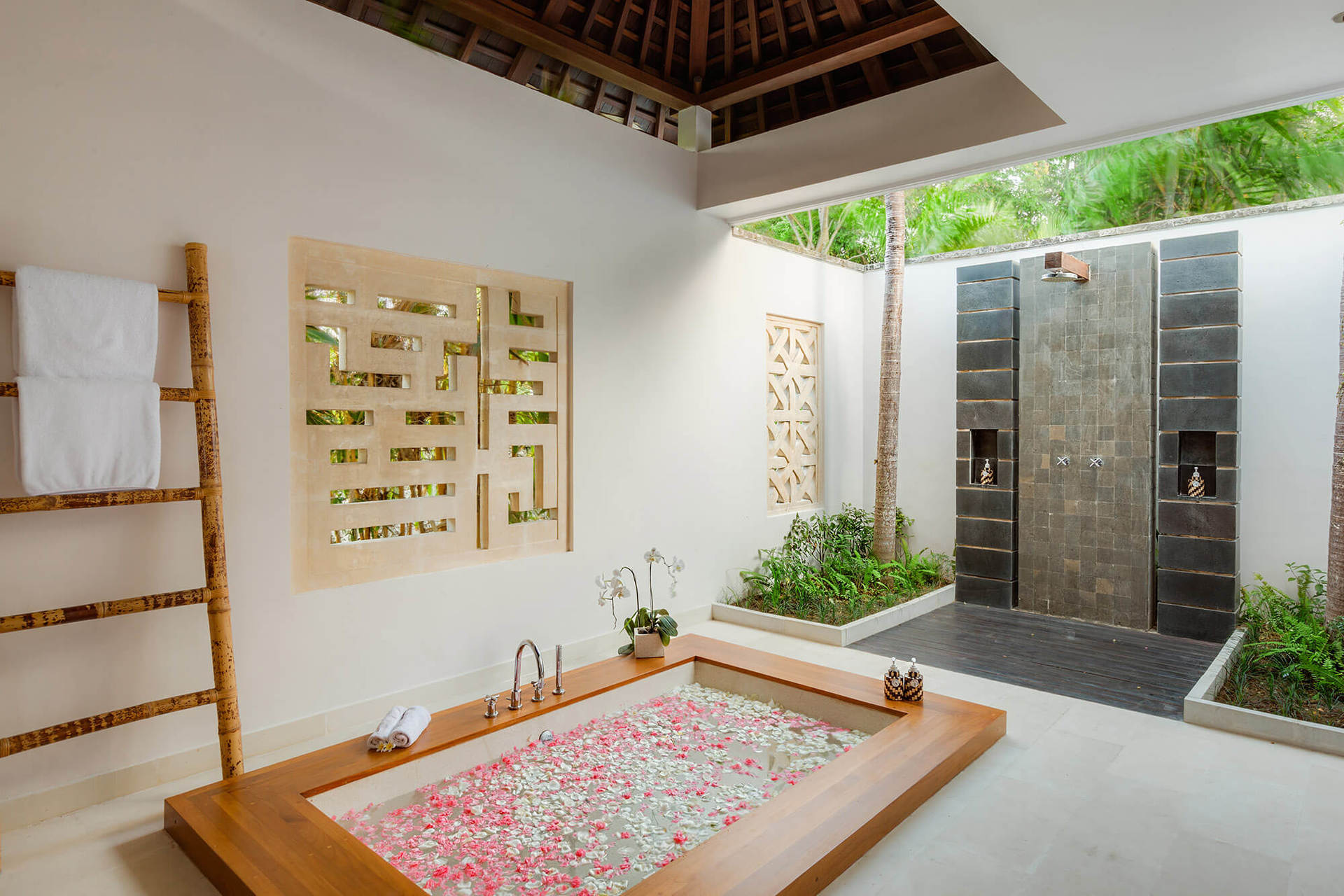 Bali Villa 1022: Your Private Oasis with Pool & Serenity