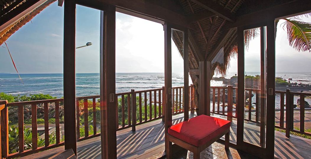 Bali Villa 1023: Ocean Bliss & Poolside Serenity