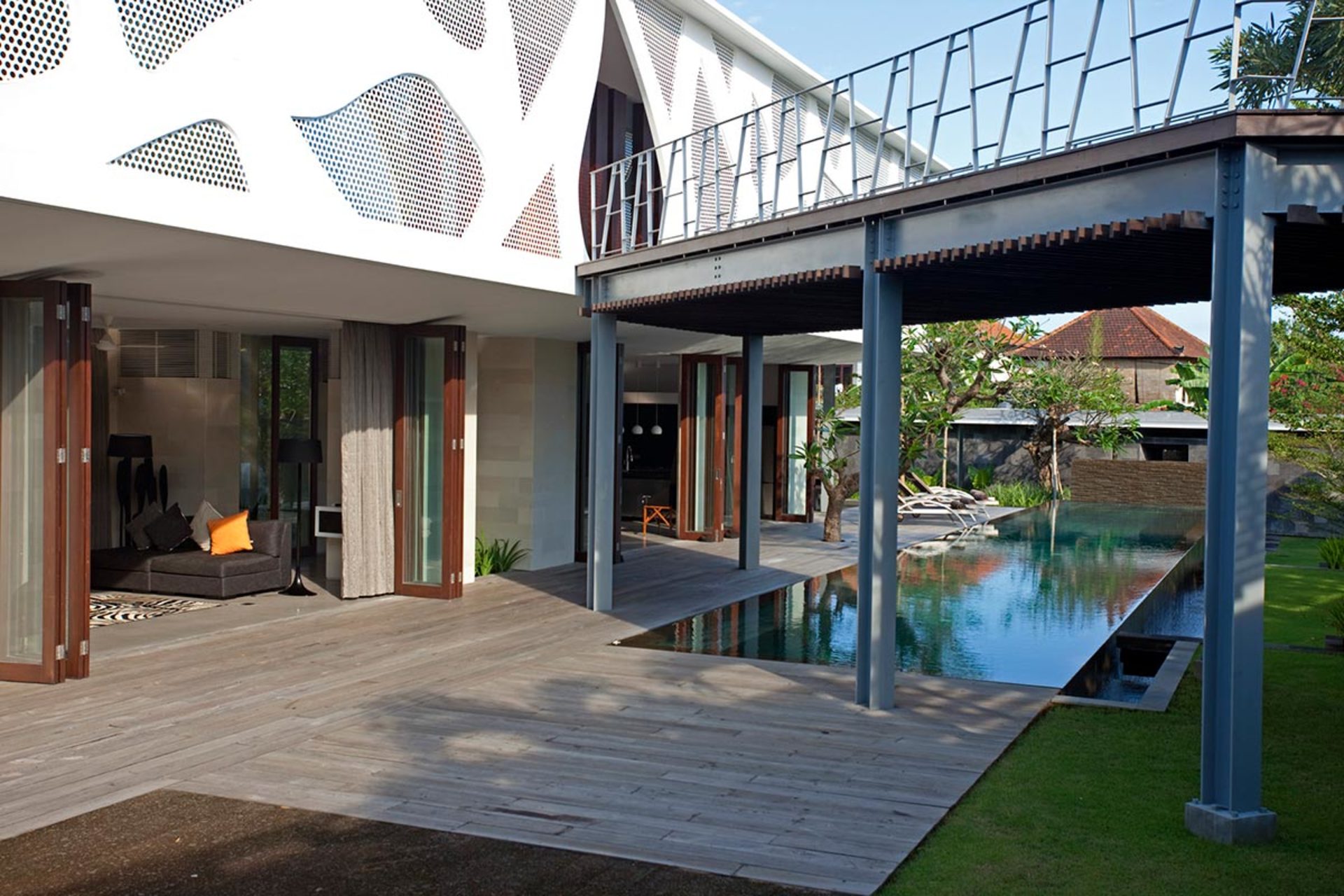 Sanctuary of Green and Glamour – Bali Villa 1024
