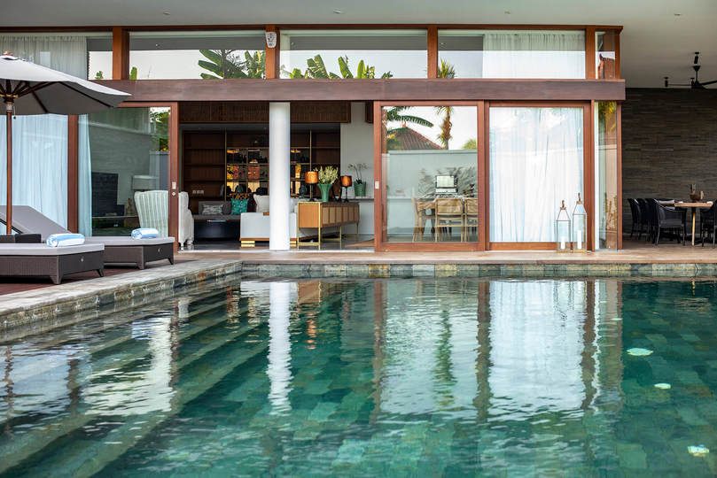 Stylish Beachside Villa with Pool & Stunning Views – Bali Villa 1068