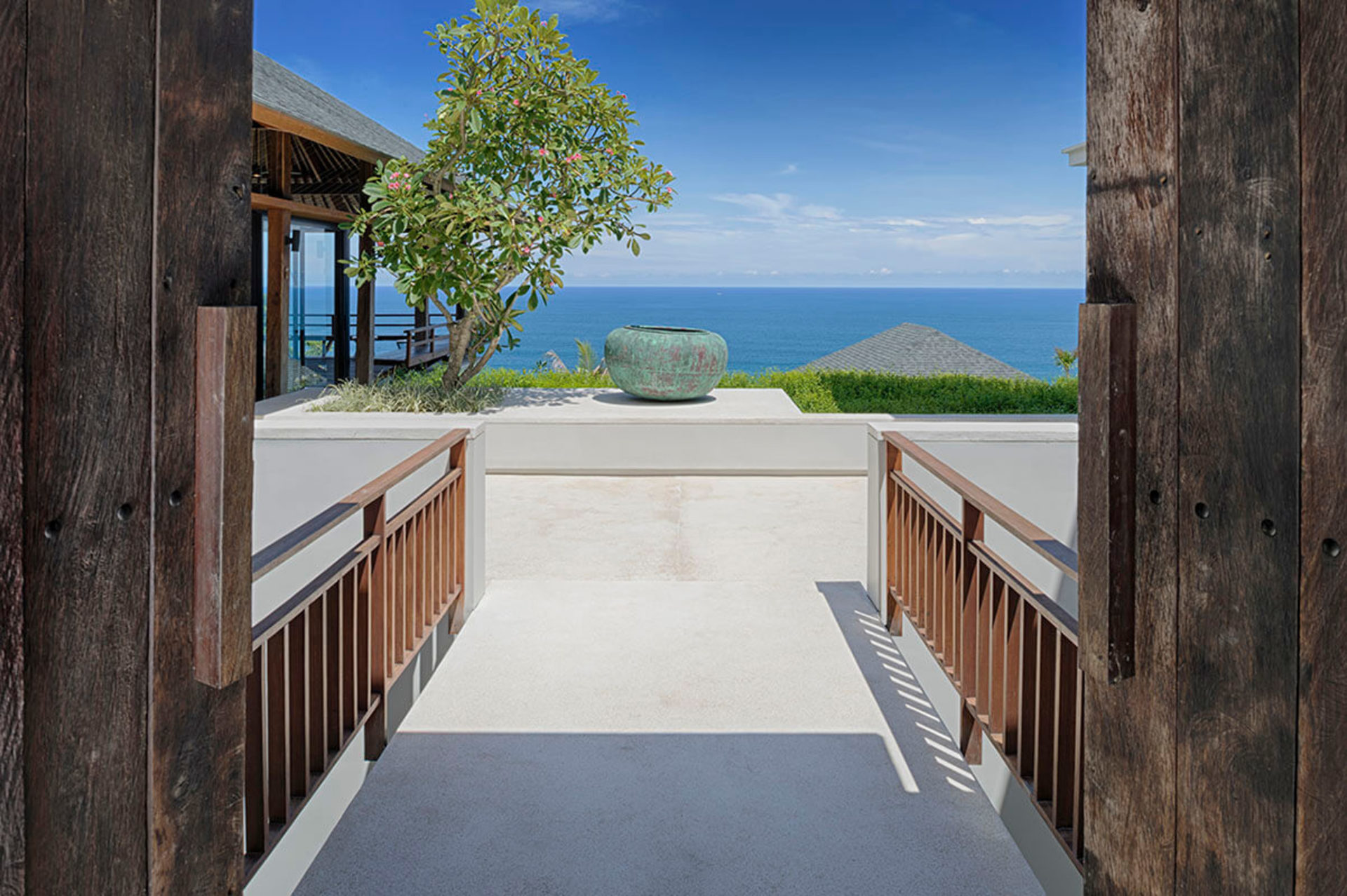 Exclusive Cliffside Retreat – Bali Villa 1083