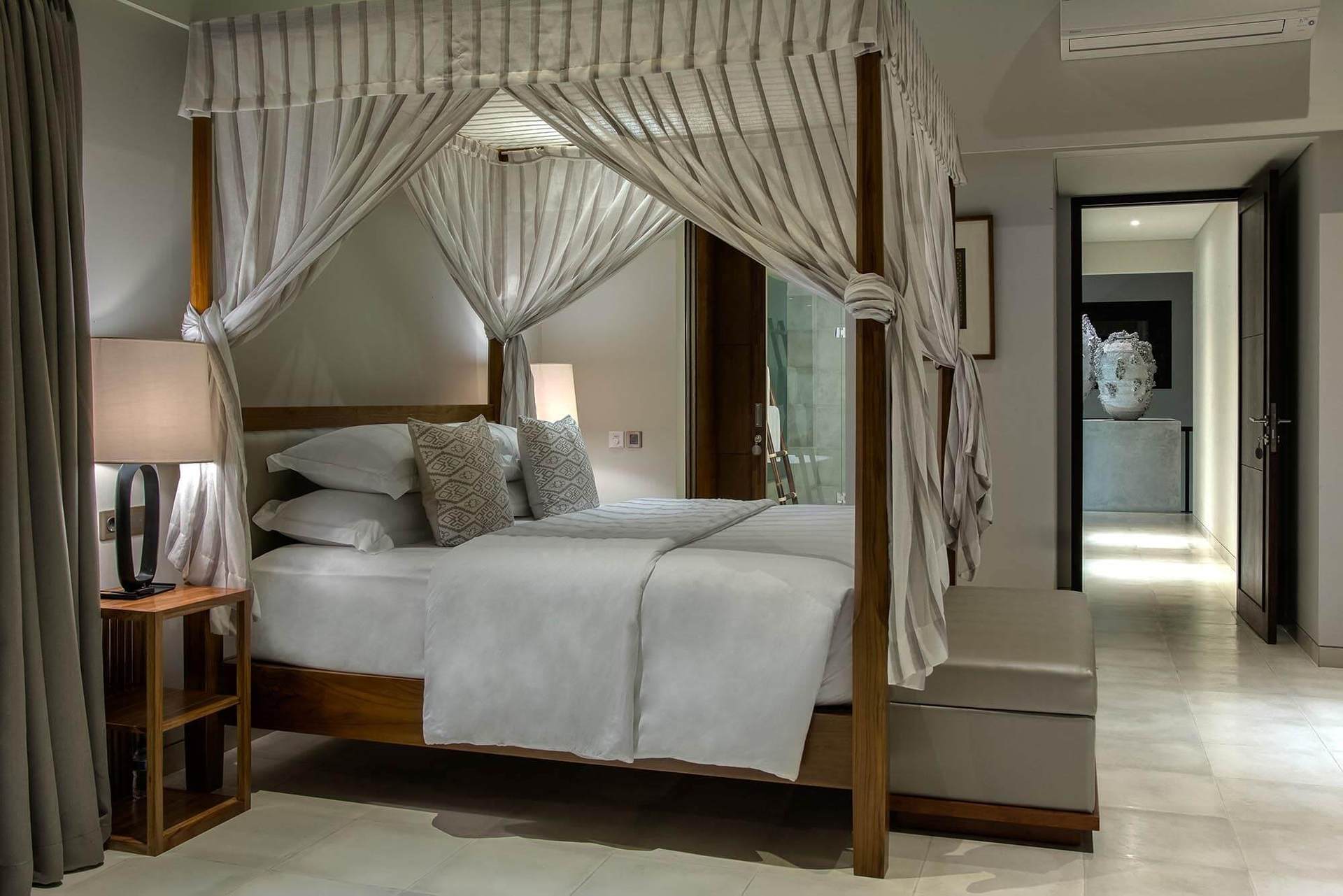 Luxury by the Ocean’s Edge – Bali Villa 1087