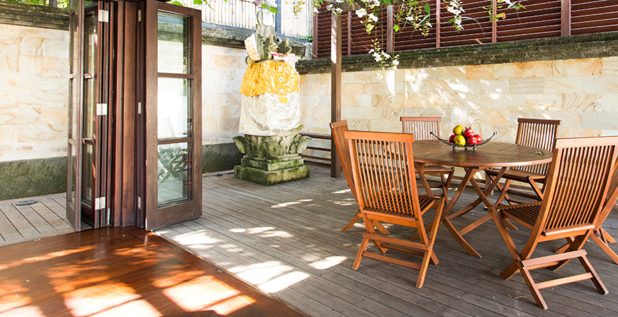 Elegant Coastal Villa with Jacuzzi – Bali Villa 1111