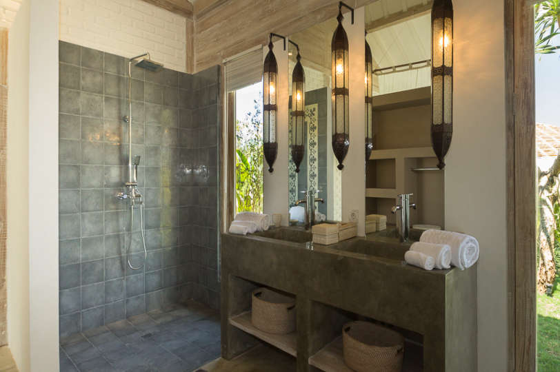 Beautiful 5 Star Holiday Villa in a Prime Location in Kerobokan, Bali Villa 2006