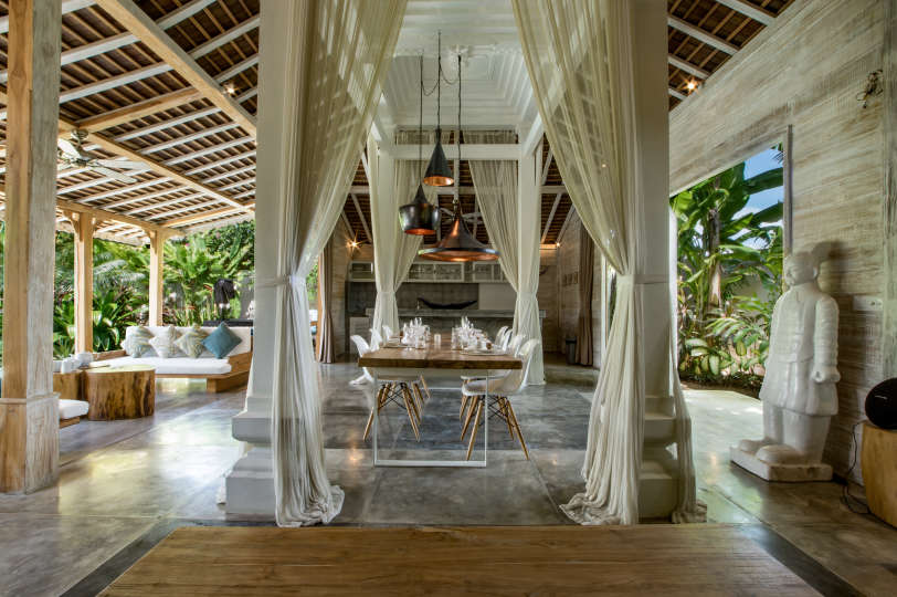 Picture Relaxing Beside Your Private Pool in Kerobokan, Bali Villa 2007