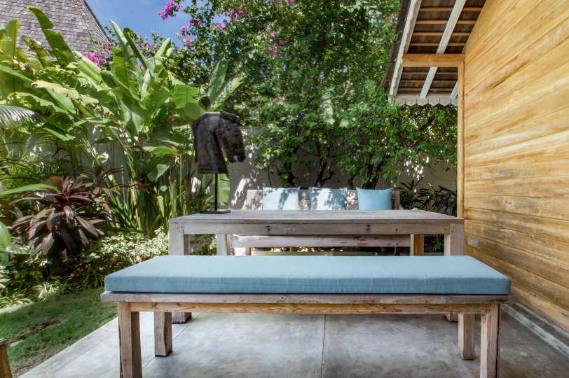 Picture Relaxing Beside Your Private Pool in Kerobokan, Bali Villa 2007