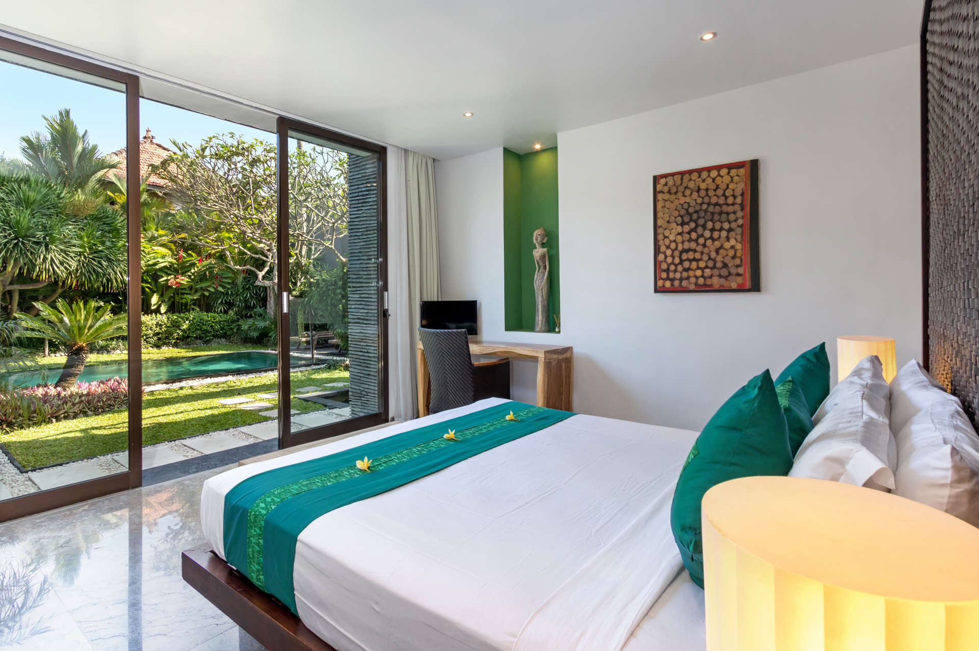Beautiful 5 Star Holiday Villa in a Prime Location in Seminyak, Book Early to Secure Your Dates, Villa Bali 2026
