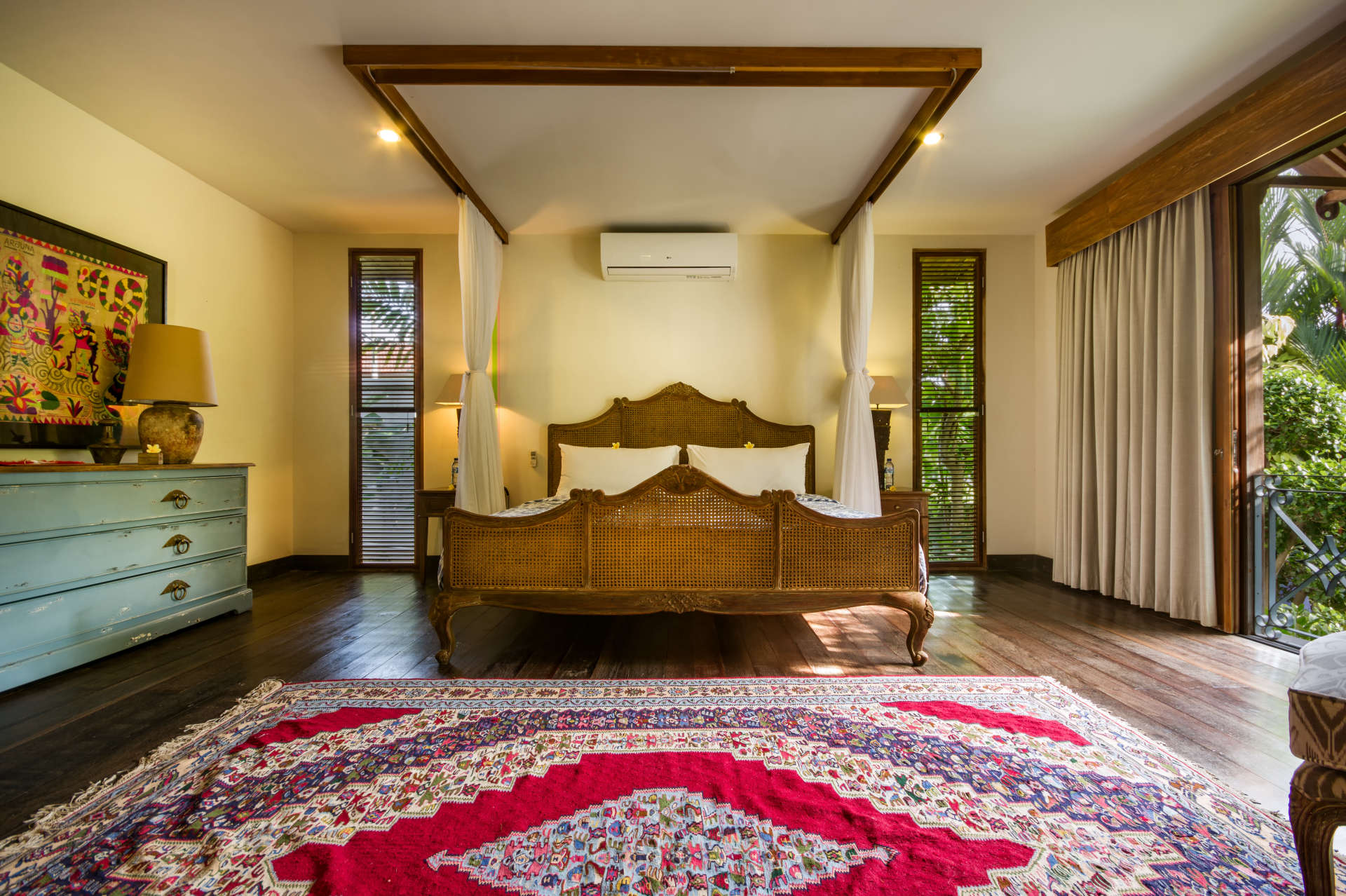5 Star Villa in Bali, Minutes from the Beach, Bali Villa 2045