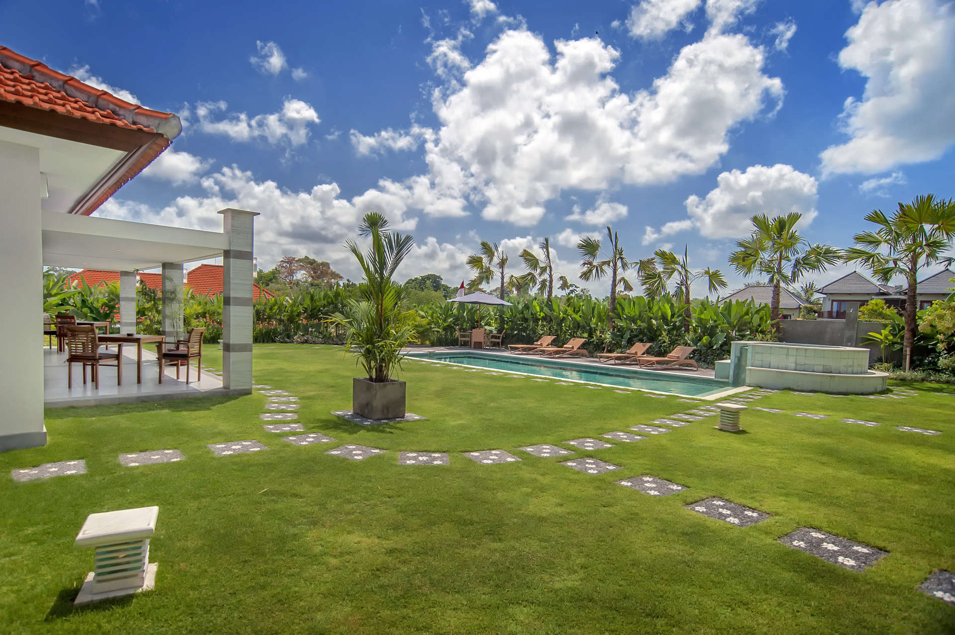 Rent a Luxury Villa in Bali Close to the Beach, Bali Villa 2054