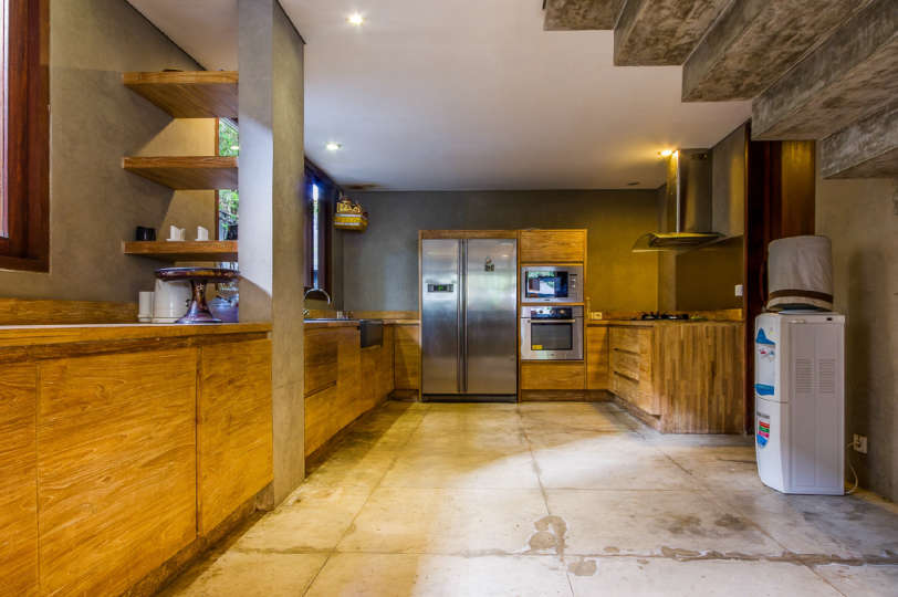 Rent a Luxury Villa in Bali Close to the Beach, Bali Villa 2086