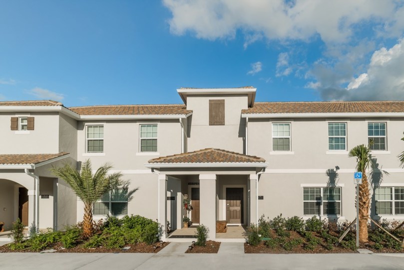 You and Your Family will Love this 5 Star Home with Private Pool on Storey Lake Resort, Orlando TownHome 1004, Kissimmee, United States