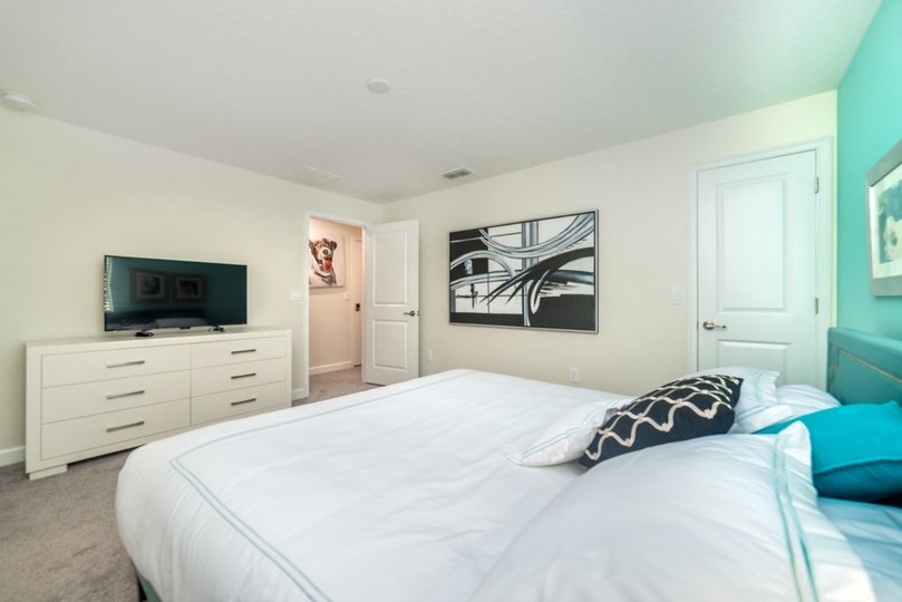 You and Your Family will Love this 5 Star Home with Private Pool on Storey Lake Resort, Townhome Orlando 6414