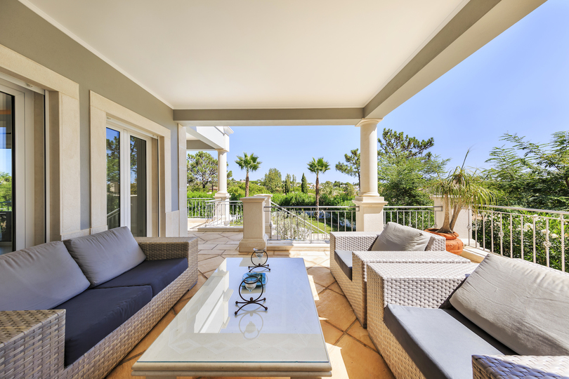 5 Star Villa Cyclamen – Luxury Pools & Spa