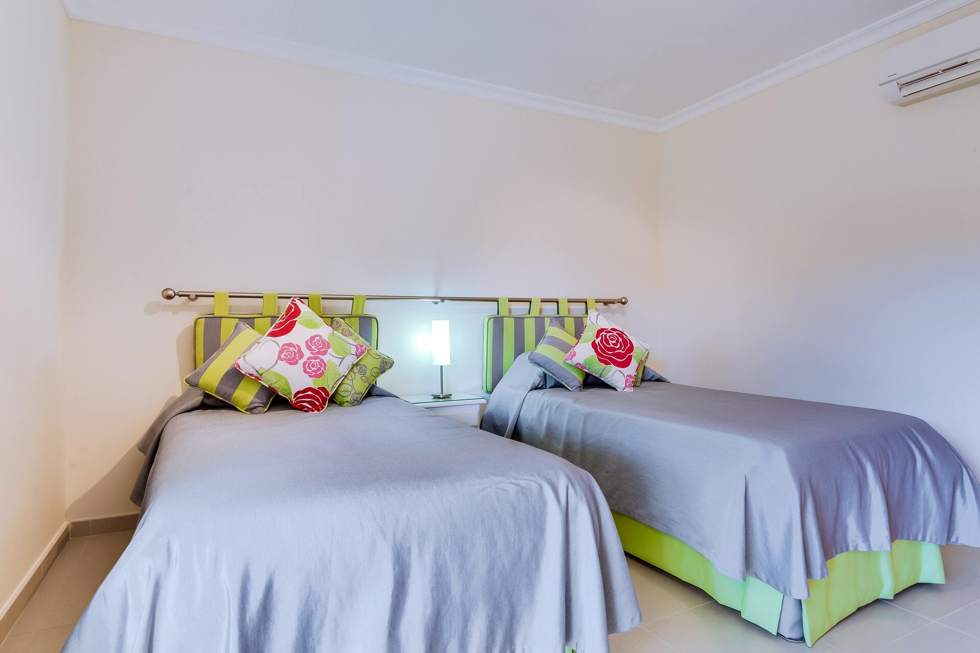 5 Star Villa Amari - Heatable Pool & Private Garden