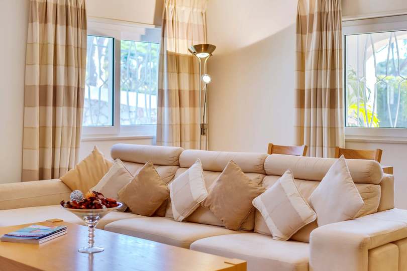 5 Star Villa Amari - Heatable Pool & Private Garden