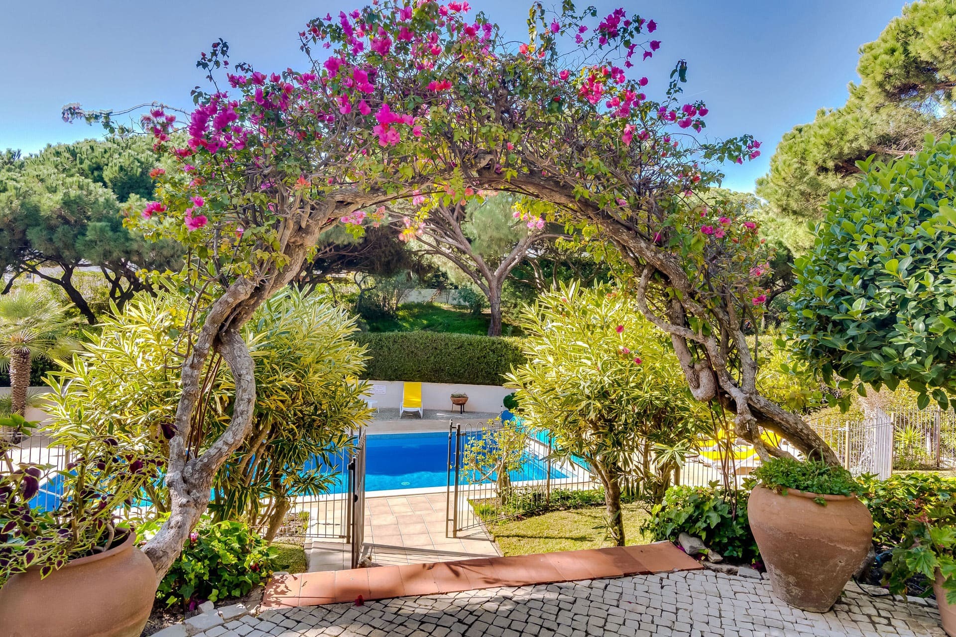 5 Star Villa Amari - Heatable Pool & Private Garden