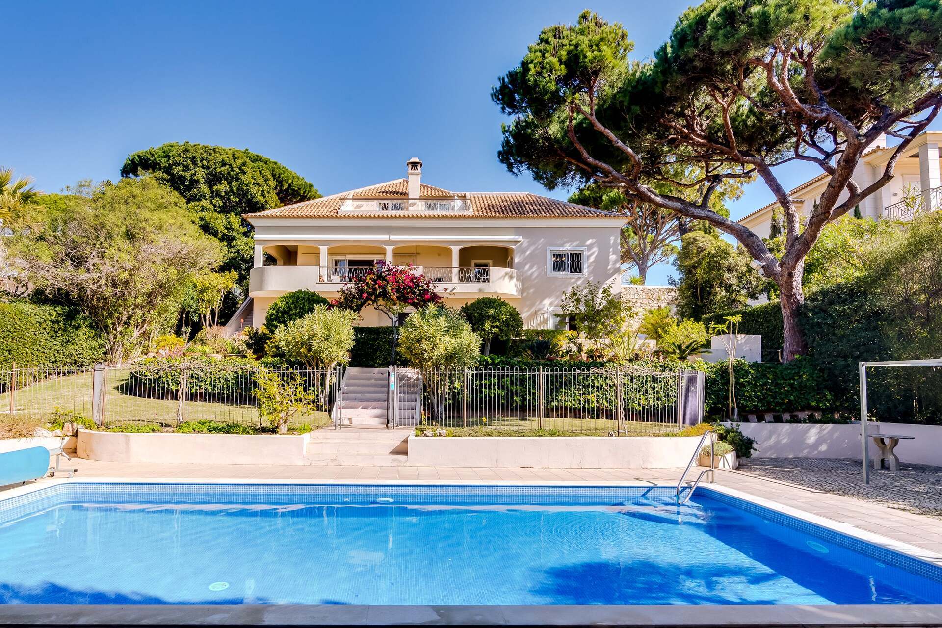 5 Star Villa Amari - Heatable Pool & Private Garden