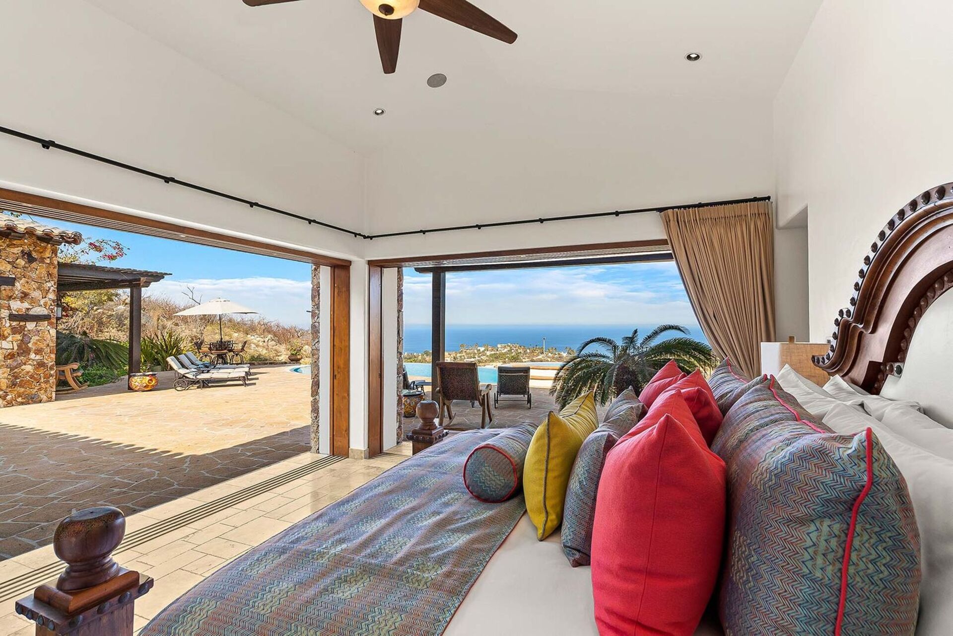 Luxury 5-Star Villa in San José: Pool & Beach Bliss!