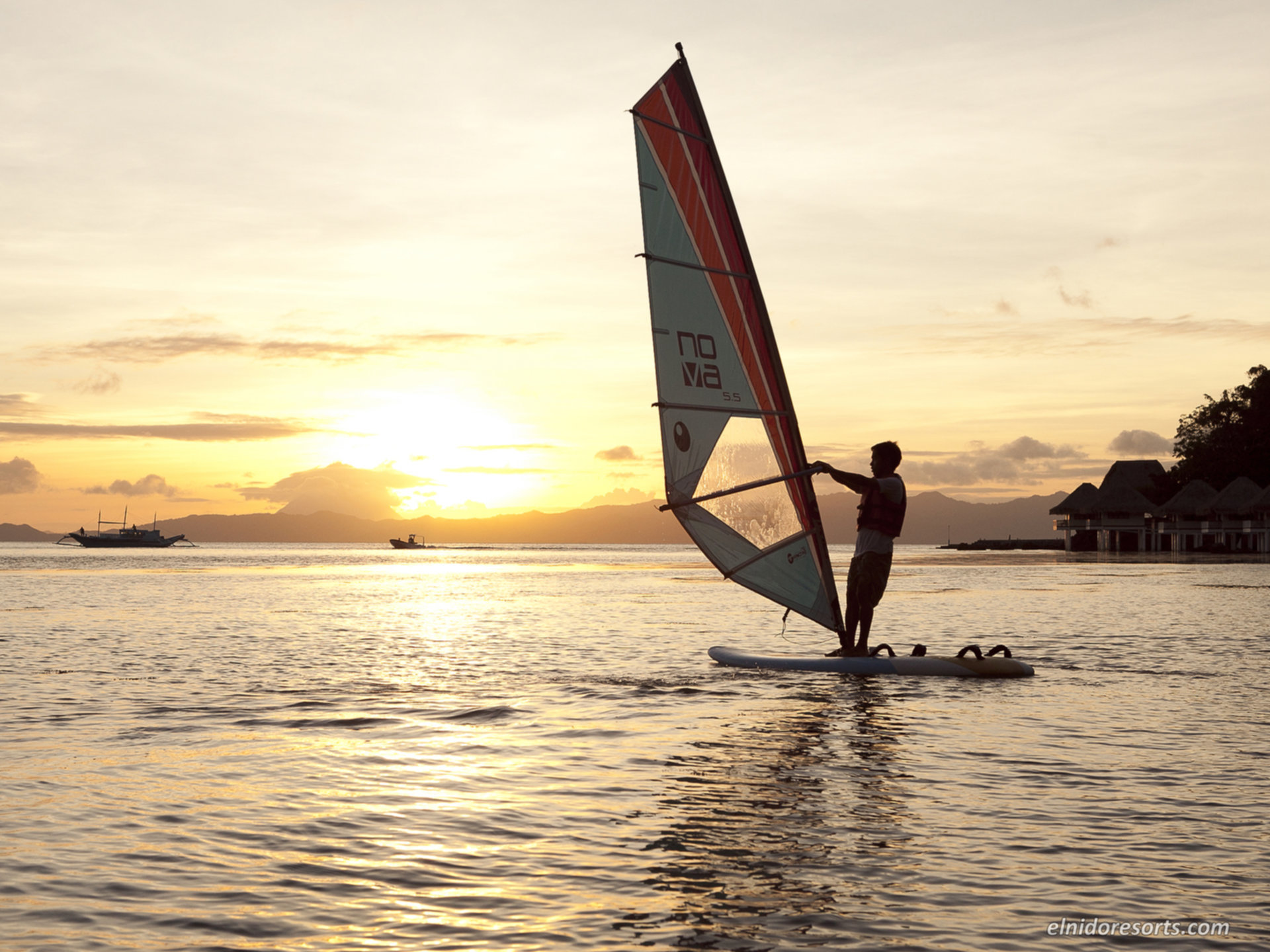 5 Star Exclusive Water Cottage on Apulit Island Resort, El Nido Cottage 1001