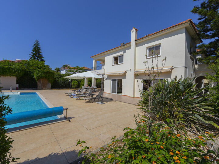 You and Your Family will love this Beachfront Villa, Larnaca Villa 1400