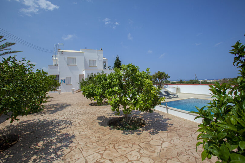 Imagine Your Family Renting This Luxury Villa with Large Private Pool, Protaras Villa 1543