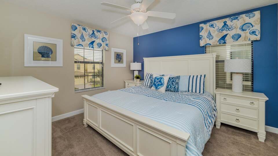 King Bedroom 4, Upstairs, 40" TV