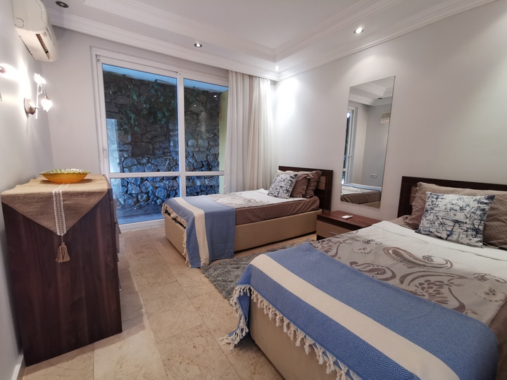 5 Star Villa Serenity – Dual Mountain & Sea Retreat