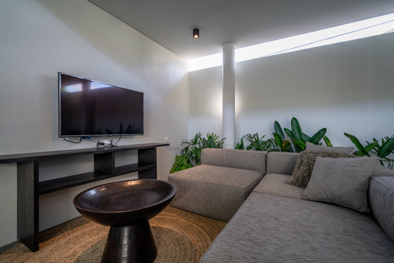 Luxury 4-Bedroom Holiday Rental Near Berawa Beach, Bali Villa 2094