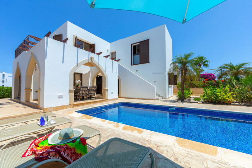 Luxury 4BR Beach Villa Rental, Famagusta Villa 1022
