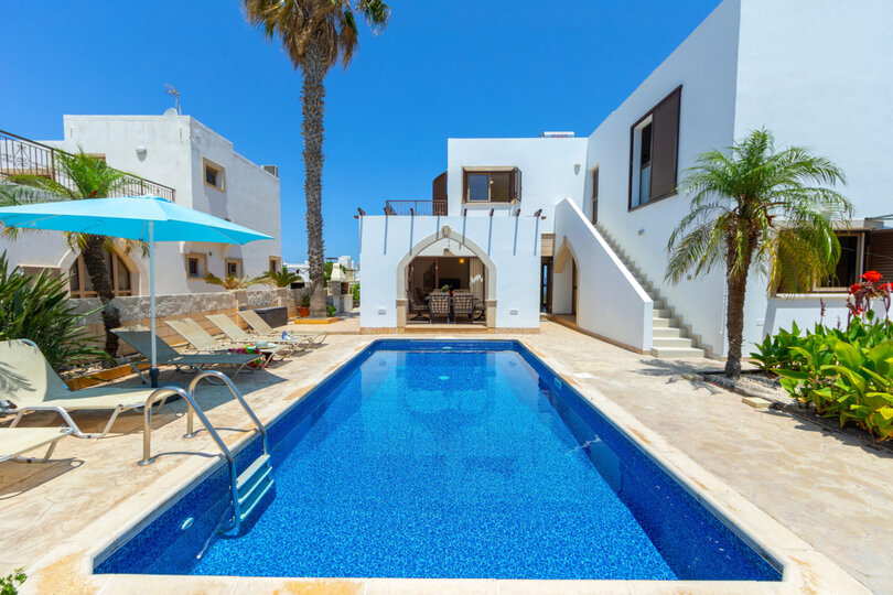 Luxury 4BR Beach Villa Rental, Famagusta Villa 1022
