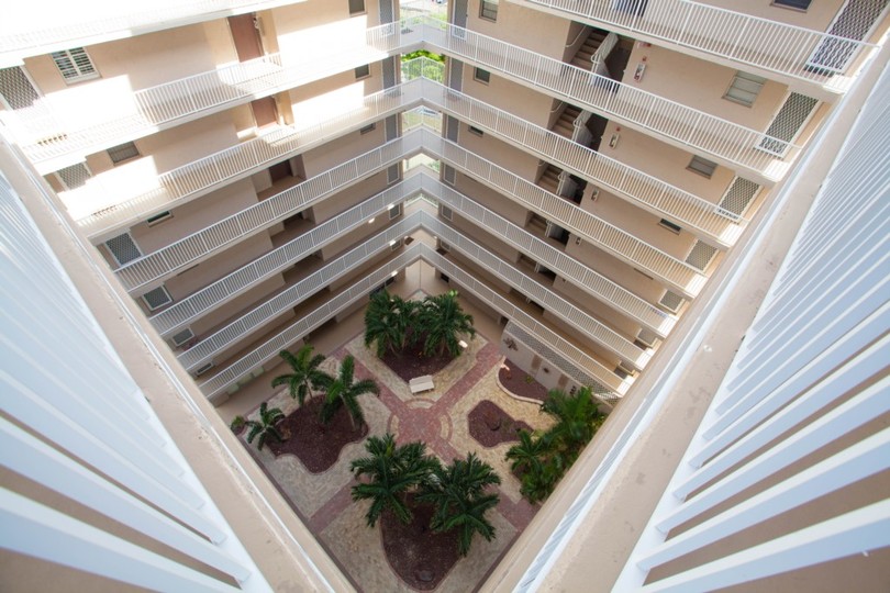 Luxury Contemporary Style Condo on Bonita Beach , Florida Condo 5953