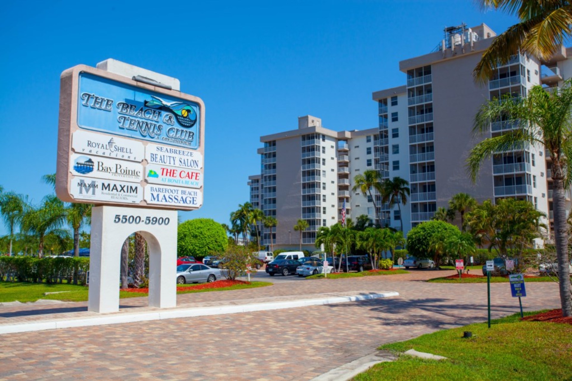 Exclusive Holiday Condo, minutes from the beach, Florida Condo 5817
