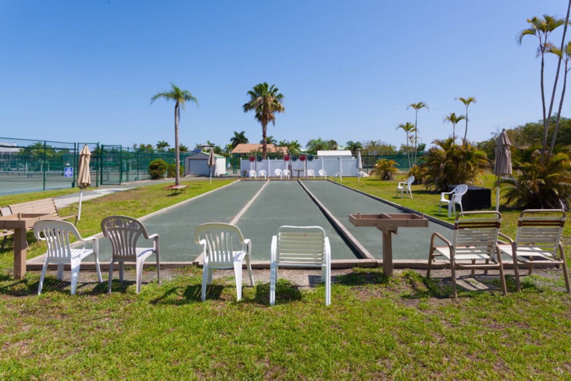 Exclusive Holiday Condo, minutes from the beach, Florida Condo 5817