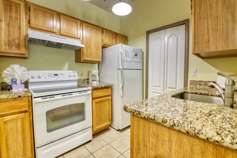 Luxury Contemporary Style Condo on Runaway Beach Club, Florida Condo 5984