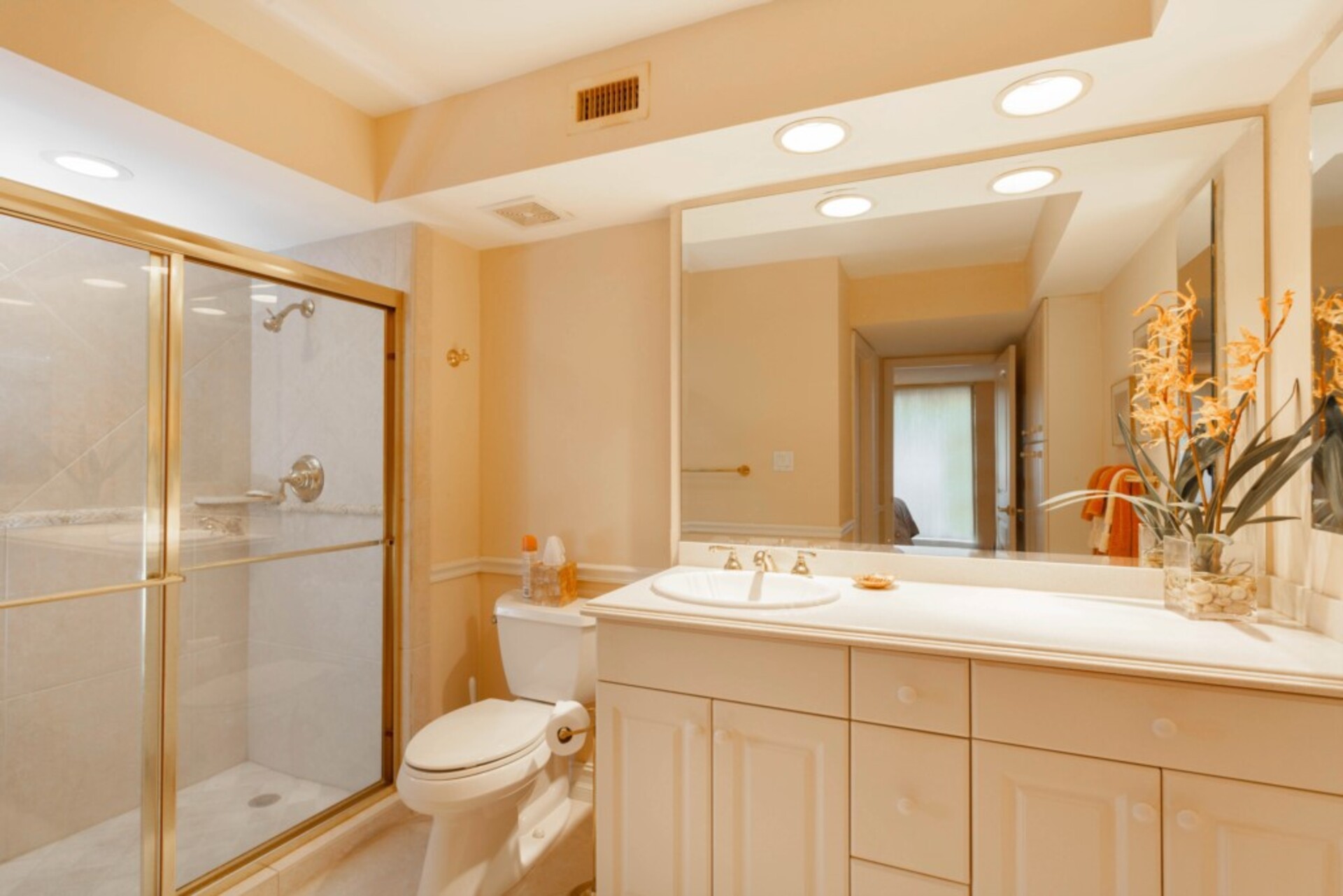 Luxury Contemporary Style Condo on Lee County, Orlando Condo 5852