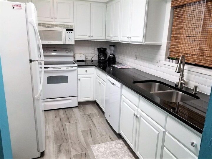 Exclusive Holiday Condo on Santa Maria Harbor Resort, minutes from Disney, Florida Condo 5967