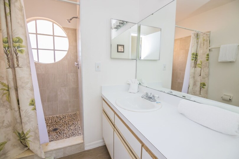 5 Star Condo on Sweetwater Club Condo, Florida Condo 6010