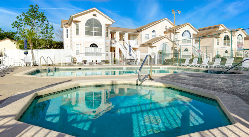 Luxury Contemporary Style Condo on Villas at Island Club, Florida Condo 6016