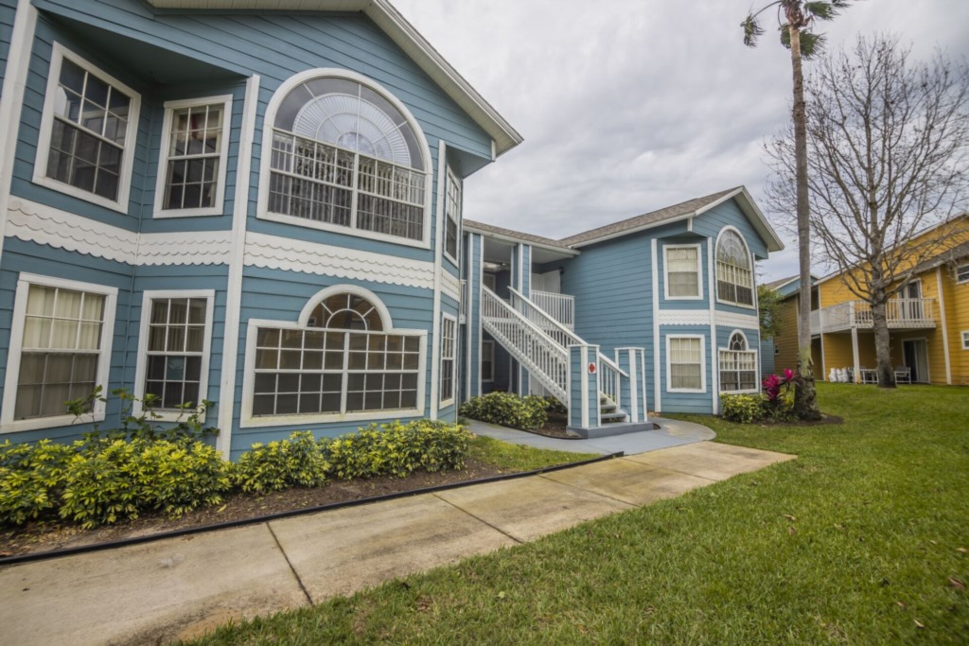 Luxury Contemporary Style Condo on Villas at Island Club, Florida Condo 6017