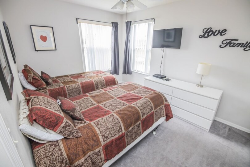 Luxury Contemporary Style Condo on Villas at Island Club, Florida Condo 6017