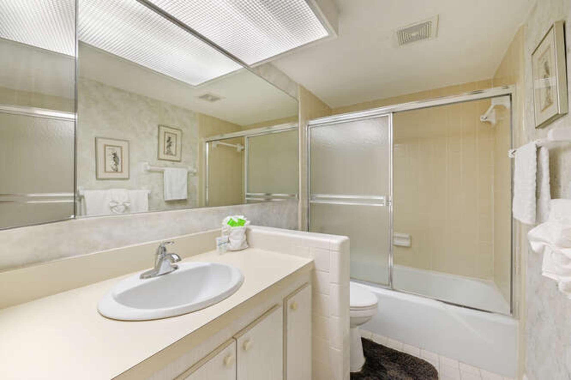 Luxury Contemporary Style Condo on Dolphin Way, Florida Condo 5937