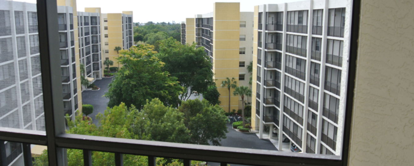 Luxury Contemporary Style Condo on Hibiscus Point, Florida Condo 5933