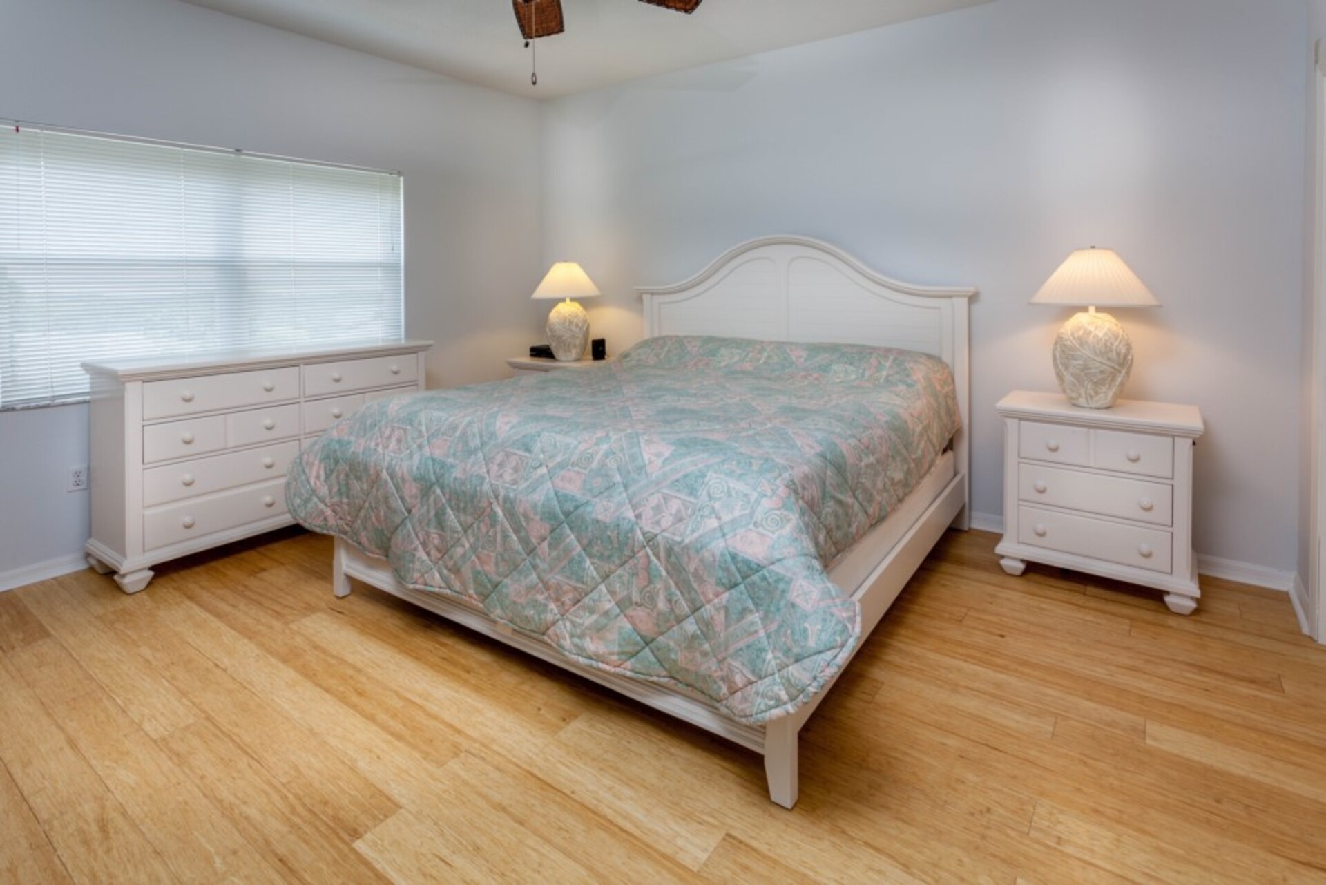 Luxury Contemporary Style Condo on Hibiscus Point, Florida Condo 5933