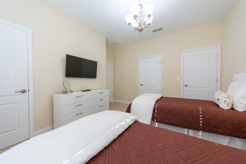 Exclusive Townhouse in One of most Prestigious Resorts, Storey Lake Resort, Florida Townhouse 4086