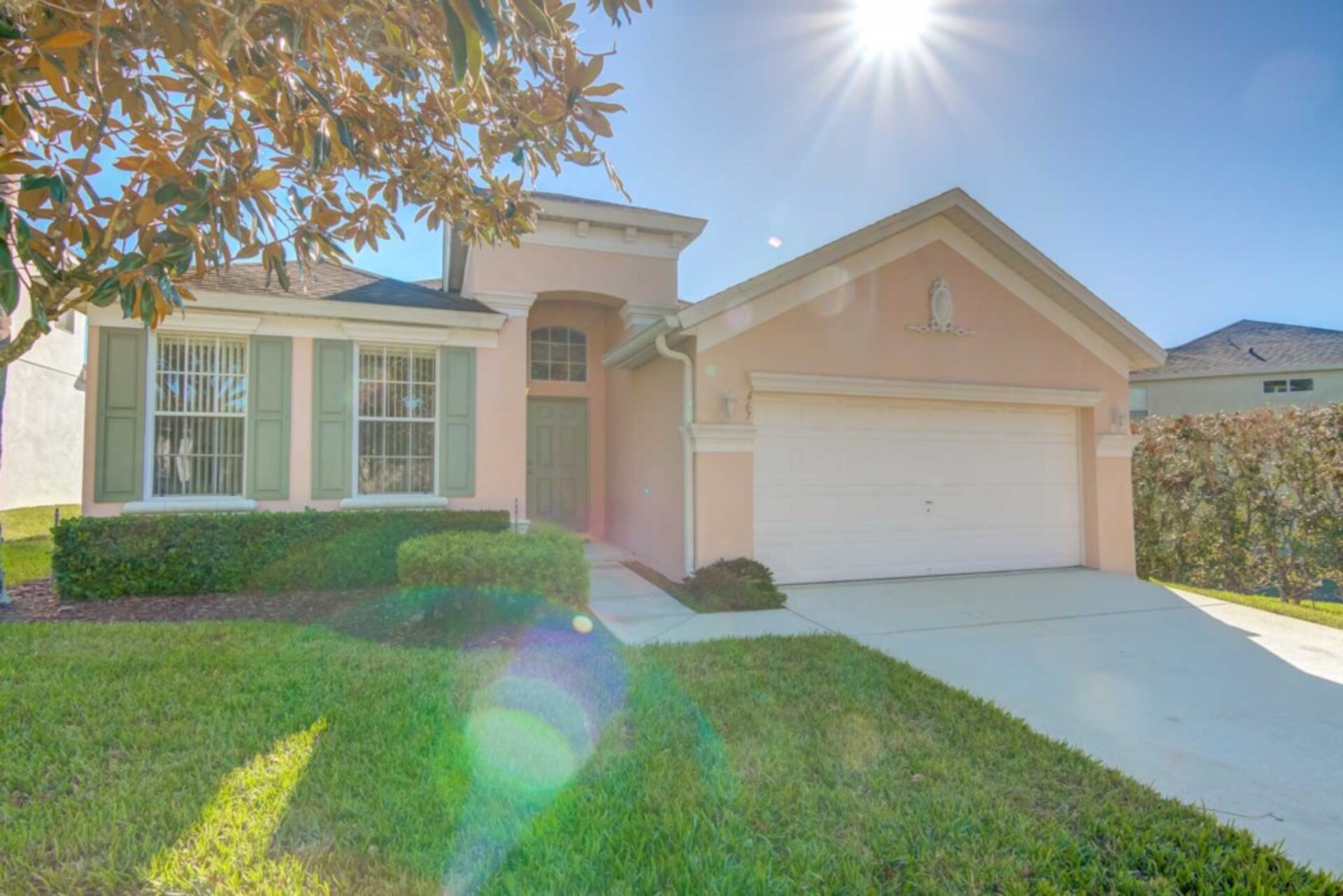 5 Star in one of the most Prestigious Areas in Calabay Parc at Tower Lake, Florida Villa 6117