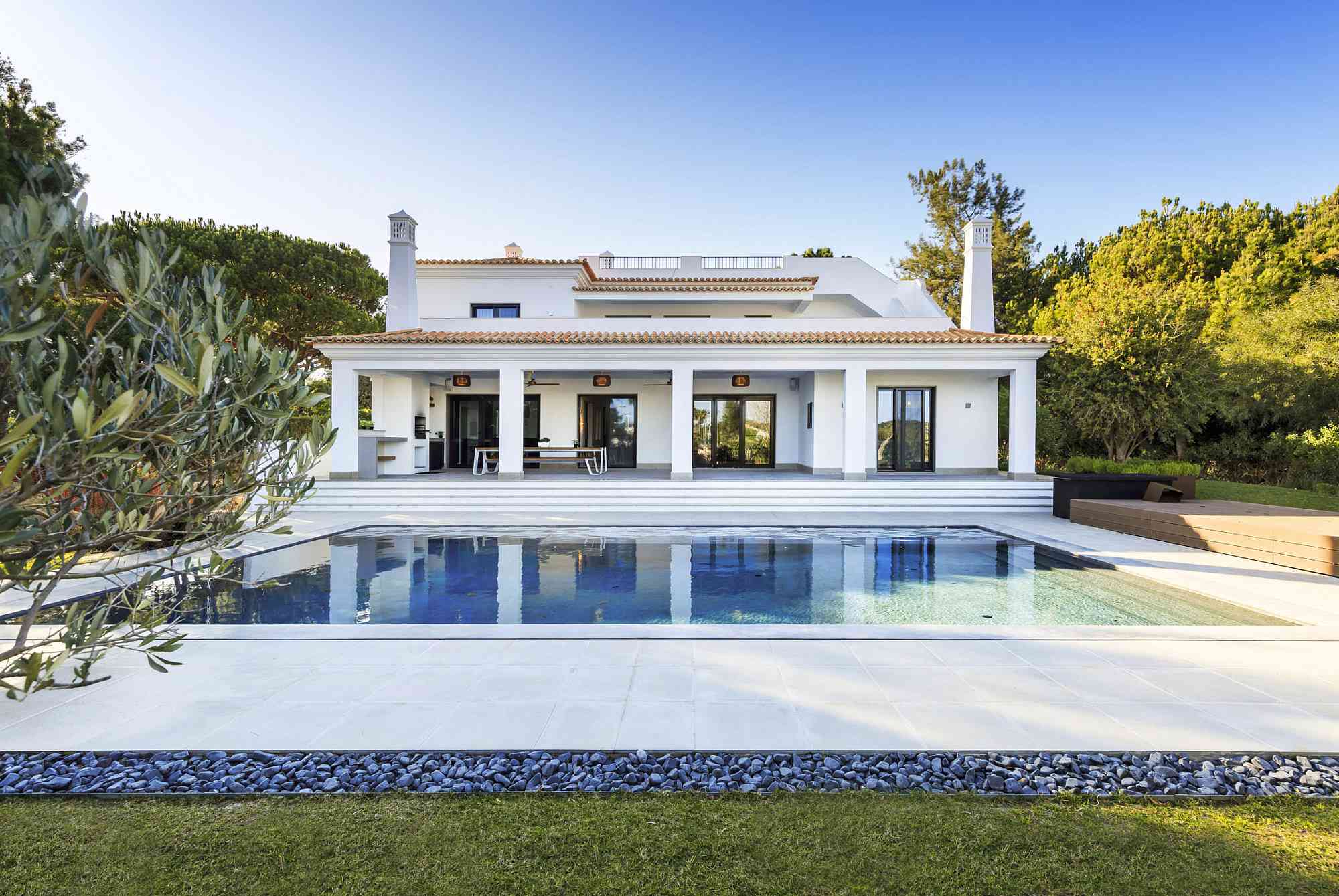 5 Star Villa Magnolia – Luxury Lakefront Retreat