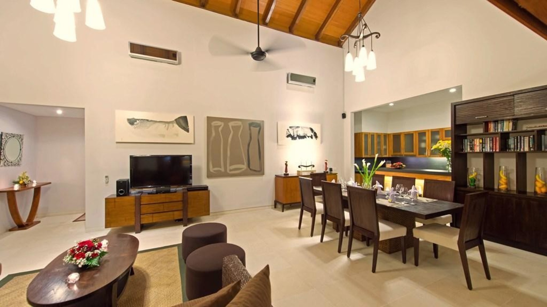 Peaceful Villa with Glistering Swimming Pool, Bali Villa 2139