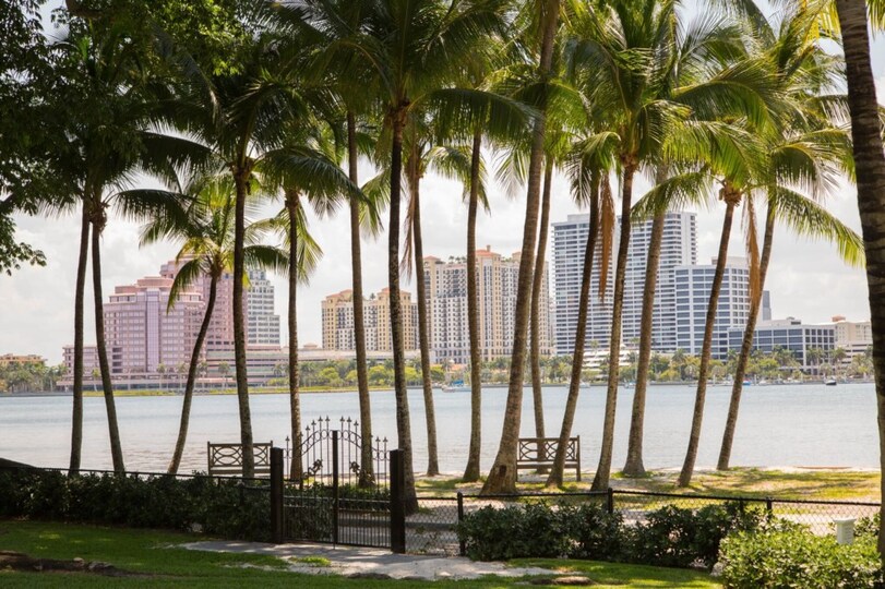 Picture Renting This Beautiful 4 Bedroom Villa in West Palm Beach, West Palm Beach Villa 1870
