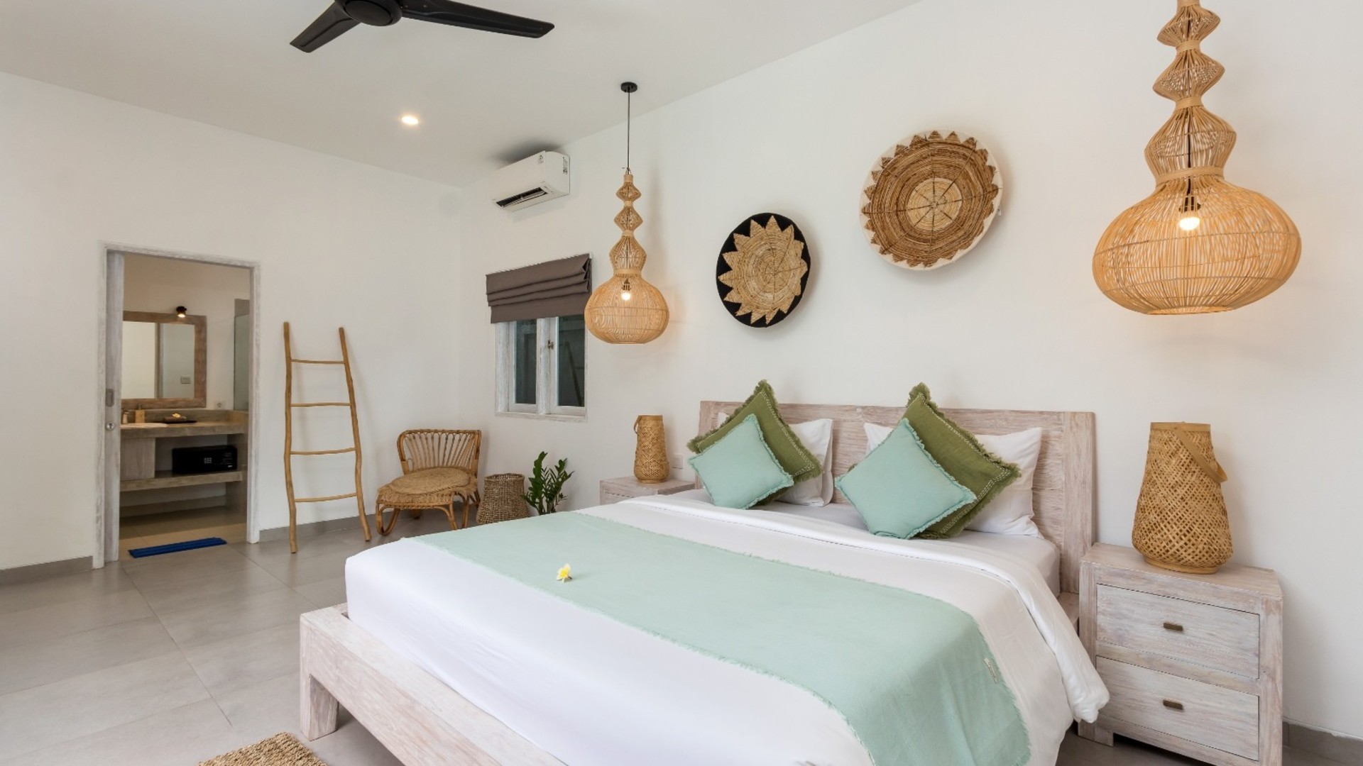 Charming 7BR Villa W/ Pool & Balcony in Bali, Bali villa 2206